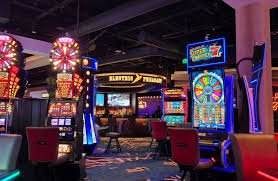 Filipino player celebrating a big slots jackpot win on 9400